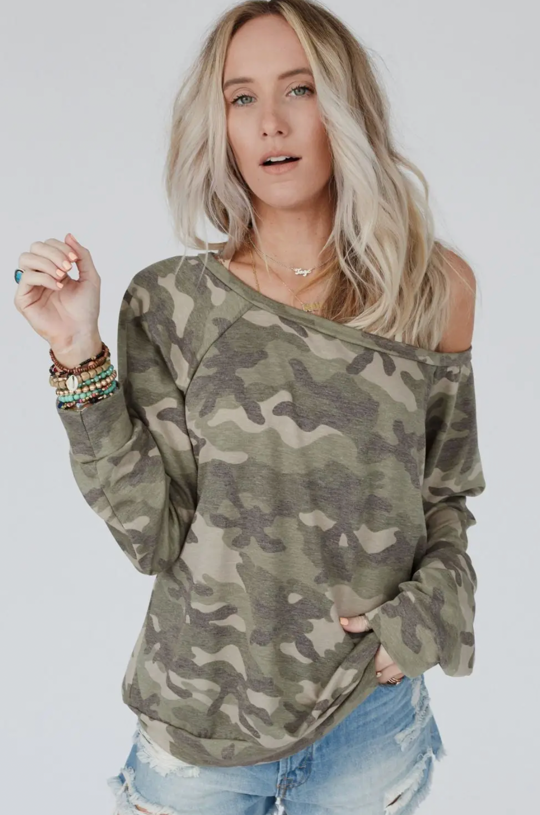 Subtle Hints Pullover - Camo Green